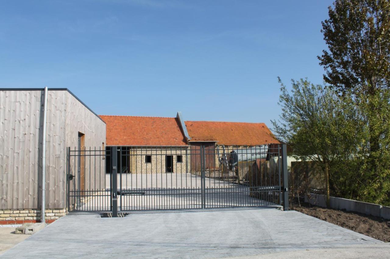 Bibi'S Boerderij Bed & Breakfast Veurne Exterior photo